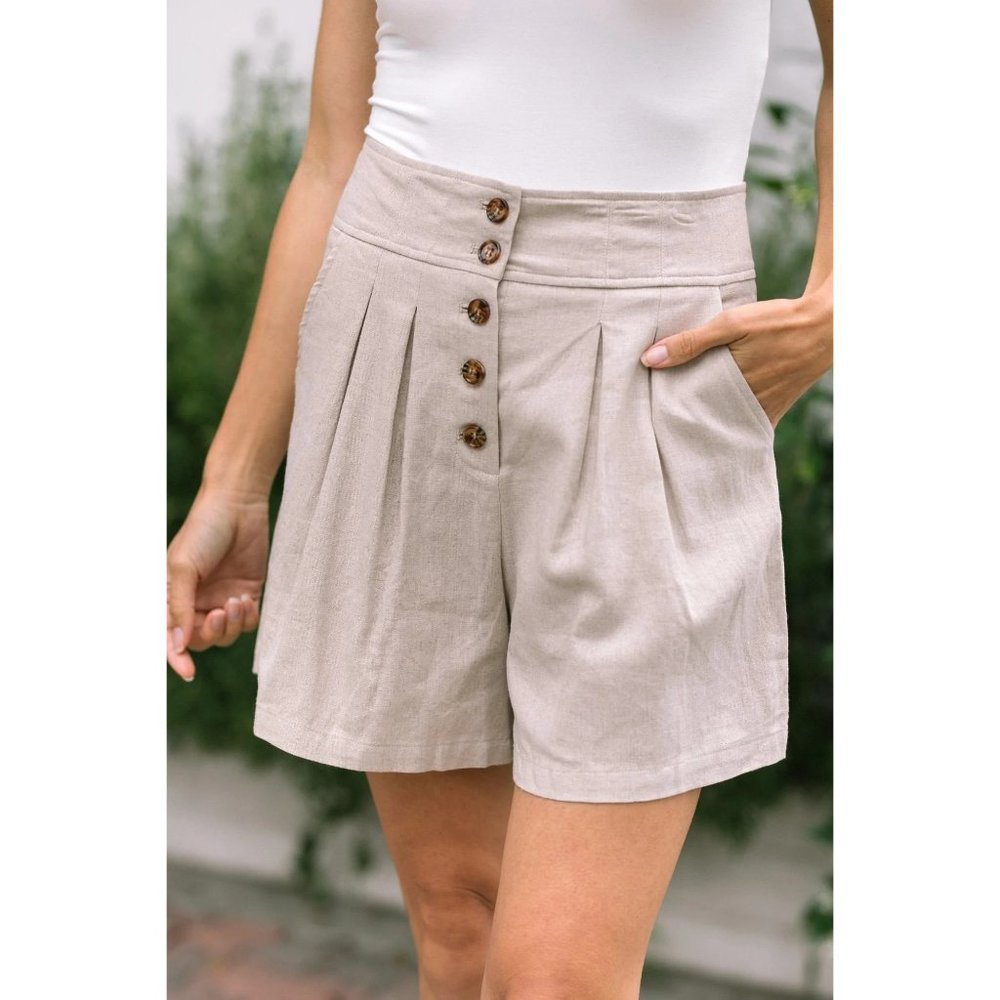 NWT Lush Womens Shorts L High Waisted Pleated Linen Beige Wide Leg Safari